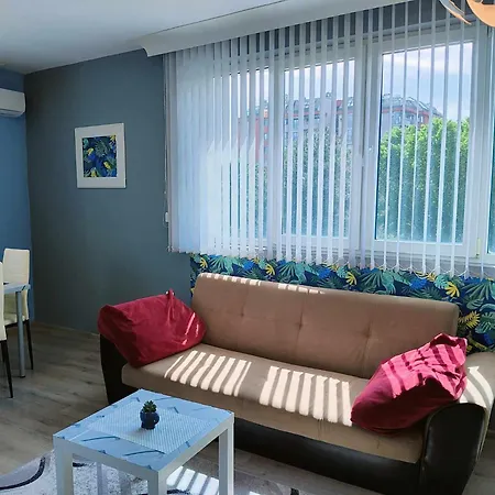 Azure Box Apartment *